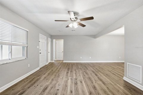 Villa ou maison à vendre à Clearwater, Floride: 2 chambres, 100.8 m2 № 2430632 - photo 10