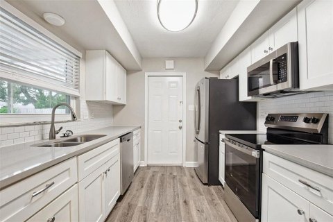 Villa ou maison à vendre à Clearwater, Floride: 2 chambres, 100.8 m2 № 2430632 - photo 15