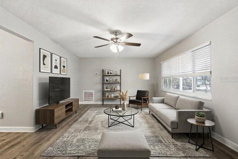 Villa ou maison à vendre à Clearwater, Floride: 2 chambres, 100.8 m2 № 2430632 - photo 2