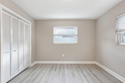Villa ou maison à vendre à Clearwater, Floride: 2 chambres, 100.8 m2 № 2430632 - photo 20