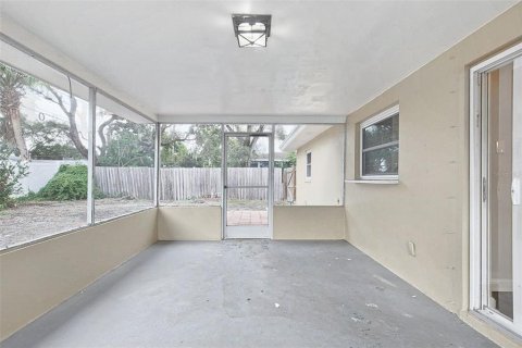 Villa ou maison à vendre à Clearwater, Floride: 2 chambres, 100.8 m2 № 2430632 - photo 27