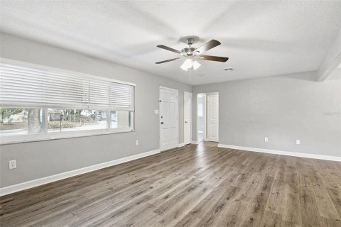Villa ou maison à vendre à Clearwater, Floride: 2 chambres, 100.8 m2 № 2430632 - photo 11