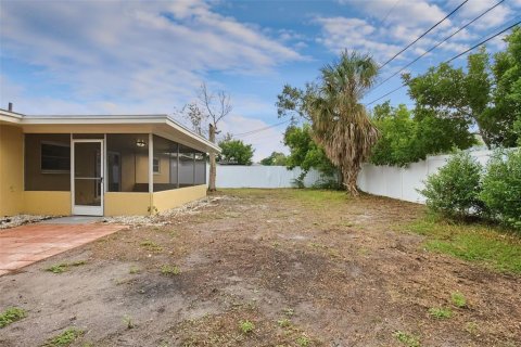 Villa ou maison à vendre à Clearwater, Floride: 2 chambres, 100.8 m2 № 2430632 - photo 28