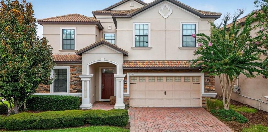Villa ou maison à Davenport, Floride 8 chambres, 363.15 m2 № 1856421