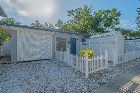 House in Sarasota, Florida 3 bedrooms, 151.06 sq.m. № 1837313 - photo 23