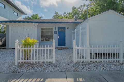 House in Sarasota, Florida 3 bedrooms, 151.06 sq.m. № 1837313 - photo 22