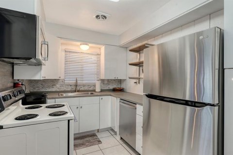 House in Sarasota, Florida 3 bedrooms, 151.06 sq.m. № 1837313 - photo 11