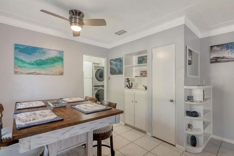 House in Sarasota, Florida 3 bedrooms, 151.06 sq.m. № 1837313 - photo 8