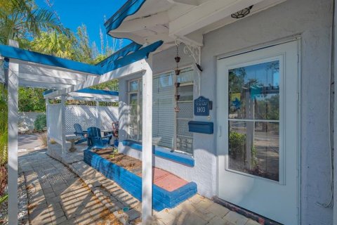 House in Sarasota, Florida 3 bedrooms, 151.06 sq.m. № 1837313 - photo 2
