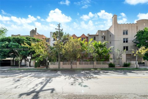 Condominio en alquiler en Miami, Florida, 1 dormitorio, 64.2 m2 № 2086576 - foto 12