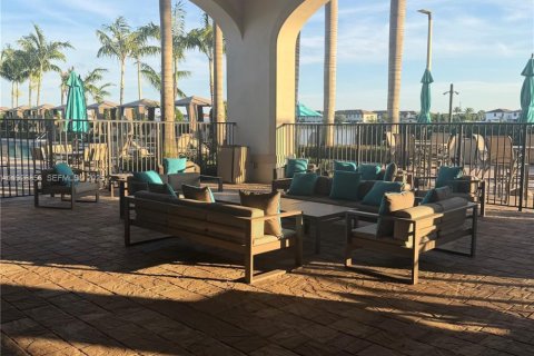 Снять в аренду таунхаус в Хайалиа, Флорида 3 спальни, № 1985923 - фото 24