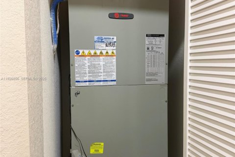 Снять в аренду таунхаус в Хайалиа, Флорида 3 спальни, № 1985923 - фото 15