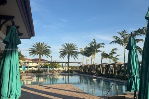 Снять в аренду таунхаус в Хайалиа, Флорида 3 спальни, № 1985923 - фото 27