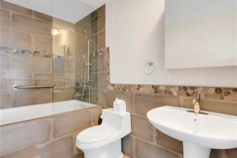 Condominio en venta en Miami, Florida, 2 dormitorios, 93.74 m2 № 1890024 - foto 18