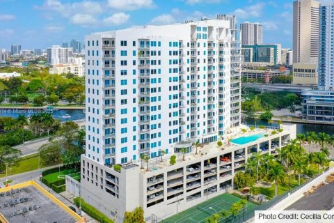 Condominio en venta en Miami, Florida, 2 dormitorios, 93.74 m2 № 1890024 - foto 1