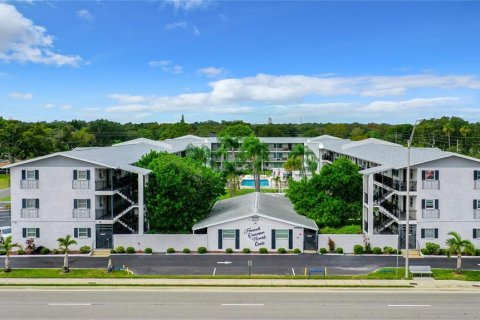 Condominio en venta en Saint Petersburg, Florida, 1 dormitorio, 59.46 m2 № 1877312 - foto 1