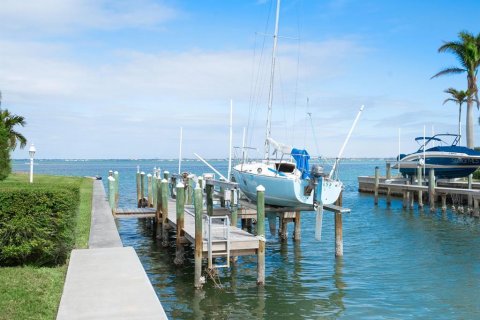 House in Longboat Key, Florida 2 bedrooms, 211.17 sq.m. № 1554631 - photo 23
