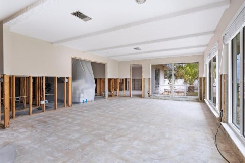 House in Longboat Key, Florida 2 bedrooms, 211.17 sq.m. № 1554631 - photo 6