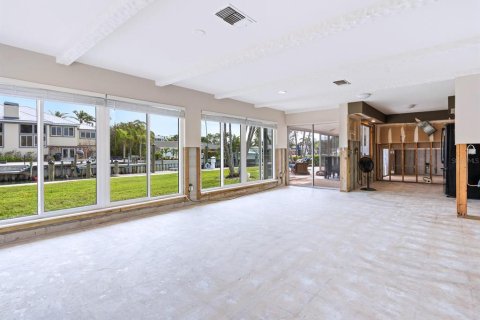 House in Longboat Key, Florida 2 bedrooms, 211.17 sq.m. № 1554631 - photo 9