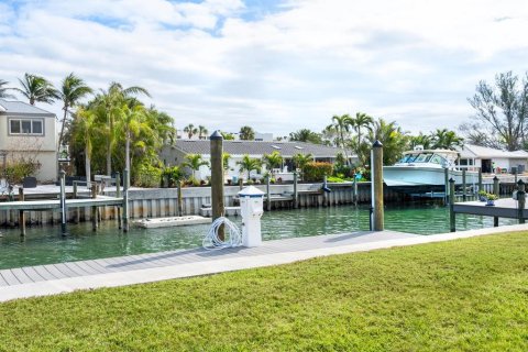 House in Longboat Key, Florida 2 bedrooms, 211.17 sq.m. № 1554631 - photo 20