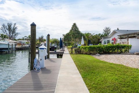 House in Longboat Key, Florida 2 bedrooms, 211.17 sq.m. № 1554631 - photo 26