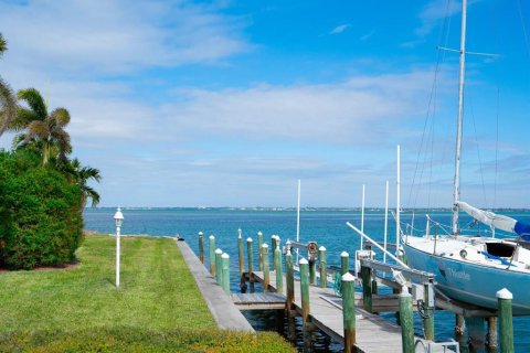 House in Longboat Key, Florida 2 bedrooms, 211.17 sq.m. № 1554631 - photo 24