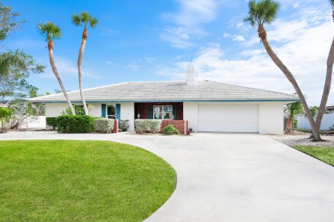 House in Longboat Key, Florida 2 bedrooms, 211.17 sq.m. № 1554631 - photo 2