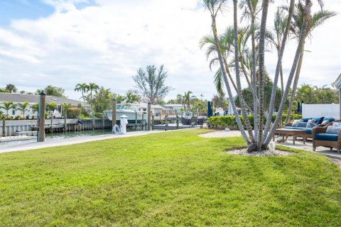 House in Longboat Key, Florida 2 bedrooms, 211.17 sq.m. № 1554631 - photo 25