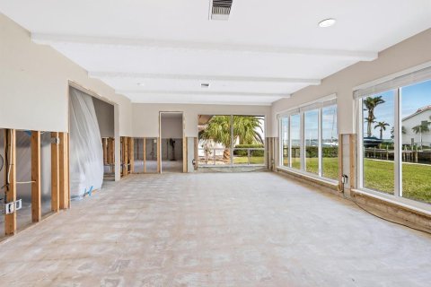 House in Longboat Key, Florida 2 bedrooms, 211.17 sq.m. № 1554631 - photo 5