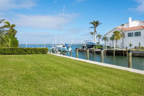 House in Longboat Key, Florida 2 bedrooms, 211.17 sq.m. № 1554631 - photo 22