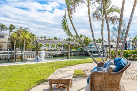 House in Longboat Key, Florida 2 bedrooms, 211.17 sq.m. № 1554631 - photo 19