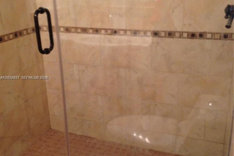 Condo in Miami Beach, Florida, 1 bedroom  № 2077763 - photo 9