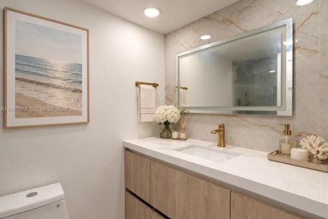 Condo in Fort Lauderdale, Florida, 3 bedrooms  № 2335025 - photo 8