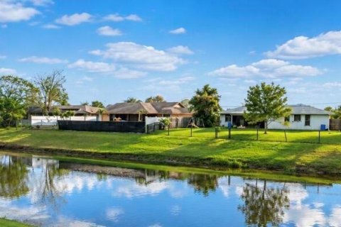 Casa en venta en Port St. Lucie, Florida, 3 dormitorios, 189.33 m2 № 2177099 - foto 9