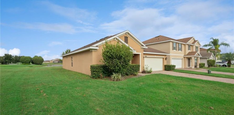 Villa ou maison à Kissimmee, Floride 3 chambres, 171.31 m2 № 2405646
