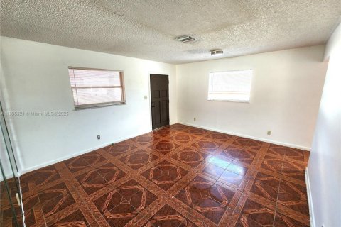 Купить кондоминиум в Помпано-Бич, Флорида 2 спальни, 79.43м2, № 1947258 - фото 3