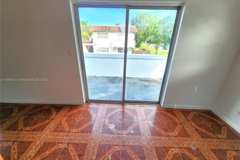 Купить кондоминиум в Помпано-Бич, Флорида 2 спальни, 79.43м2, № 1947258 - фото 14