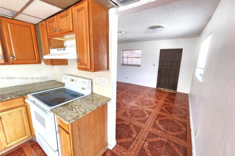 Купить кондоминиум в Помпано-Бич, Флорида 2 спальни, 79.43м2, № 1947258 - фото 13