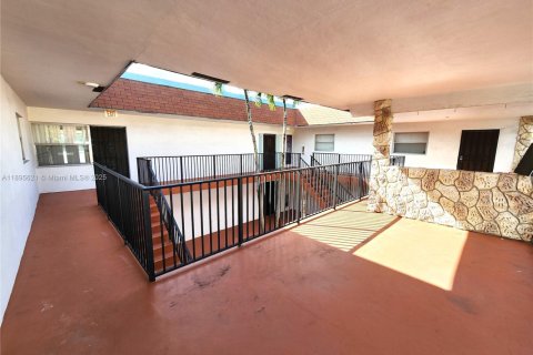 Купить кондоминиум в Помпано-Бич, Флорида 2 спальни, 79.43м2, № 1947258 - фото 27