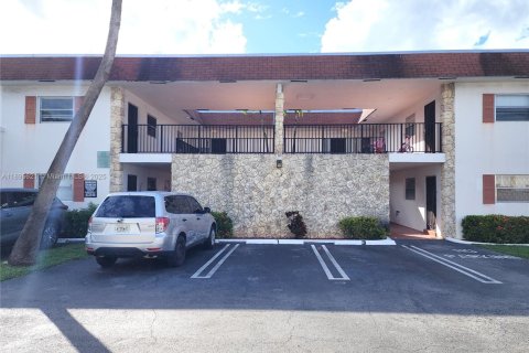 Купить кондоминиум в Помпано-Бич, Флорида 2 спальни, 79.43м2, № 1947258 - фото 29