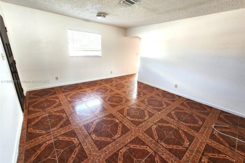 Купить кондоминиум в Помпано-Бич, Флорида 2 спальни, 79.43м2, № 1947258 - фото 2