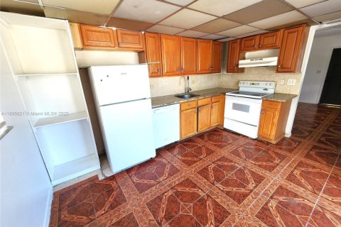 Купить кондоминиум в Помпано-Бич, Флорида 2 спальни, 79.43м2, № 1947258 - фото 9