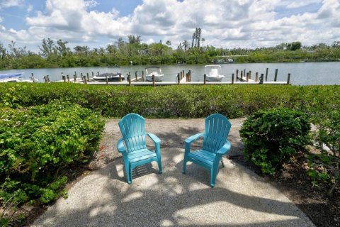 Condo in Longboat Key, Florida, 1 bedroom № 2233870 - photo 5