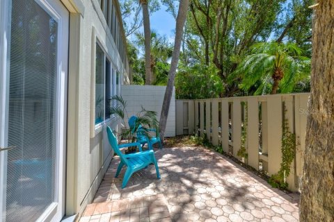 Condo in Longboat Key, Florida, 1 bedroom № 2233870 - photo 23