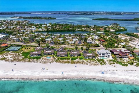 Condo in Longboat Key, Florida, 1 bedroom № 2233870 - photo 16