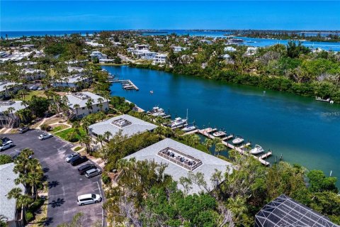 Condo in Longboat Key, Florida, 1 bedroom № 2233870 - photo 10