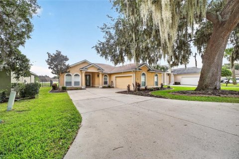Villa ou maison à Ocala, Floride 4 chambres, 214.88 m2 № 2398362