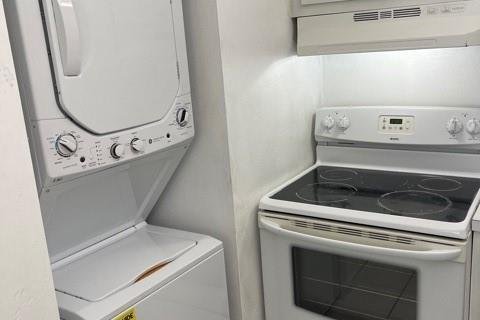 Снять в аренду кондоминиум в Хайалиа Гарденс, Флорида 3 комнаты, 89.19м2, № 2174346 - фото 3