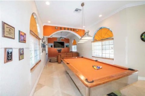 House in Pompano Beach, Florida 5 bedrooms, 449.28 sq.m. № 2250942 - photo 18