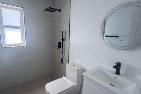 House in Miami Gardens, Florida 3 bedrooms, 131.55 sq.m. № 2043194 - photo 19